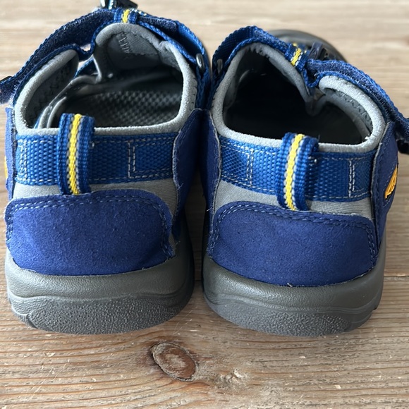 Keen Men’s Water Hiking Water Sandals - Picture 6 of 8